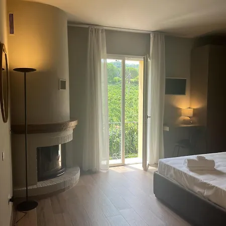 Tosa Welcome Imola Room photo