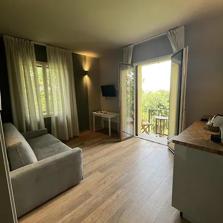 Tosa Welcome Imola Room photo