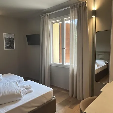 Tosa Welcome Imola Room photo