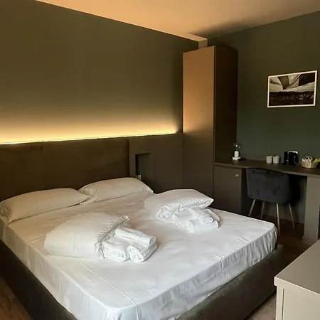 Tosa Welcome Imola Room photo